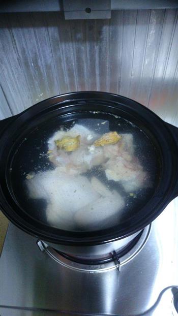 香菇鸡汤-汤浓味美营养多多的做法步骤3
