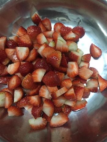 草莓棉花糖布丁的做法图解2