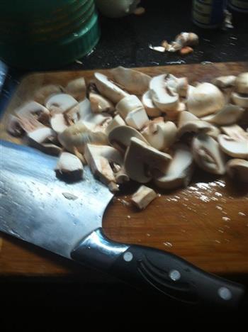 肉丝蘑菇汤的做法图解1