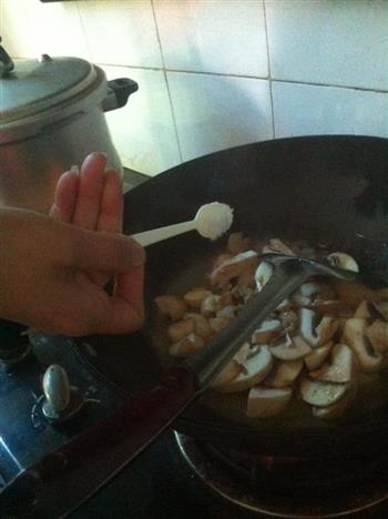 肉丝蘑菇汤的做法步骤4