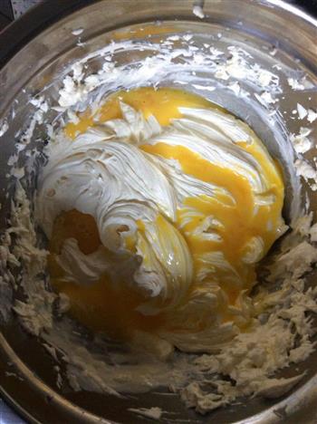 酸酸的甜-柠檬磅蛋糕的做法步骤3