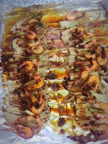 蒜蓉金针菇烤虾的做法步骤5