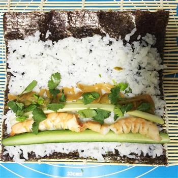 南美对虾紫菜包饭  寿司卷的做法步骤7