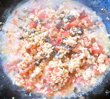 西红柿鸡蛋木耳炒米线的做法步骤15
