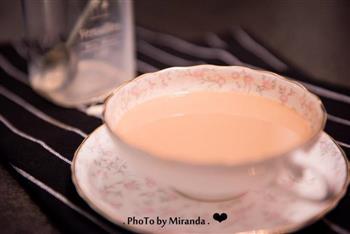 丝滑港式奶茶的做法步骤5