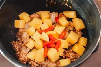 电饭煲土豆焖排骨的做法步骤4