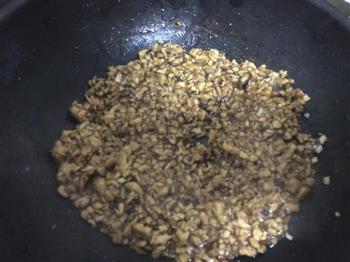 蚝油香菇鸡丁糯米烧卖的做法步骤7
