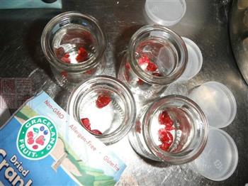 蔓越莓牛奶布丁的做法图解5