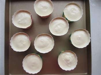 酸奶杯子蛋糕的做法步骤11