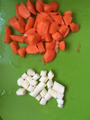 胡萝卜山药排骨汤的做法图解3