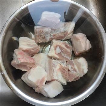 陕西名小吃-腊汁肉夹馍的做法步骤1