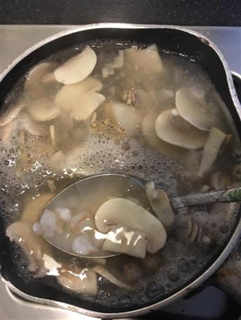 蘑菇虾仁鸡蛋羹的做法步骤4