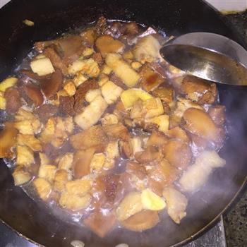 红烧肉炖猴头菇豆蔻的做法图解5