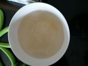 木瓜牛奶冻，美容水果的做法步骤2