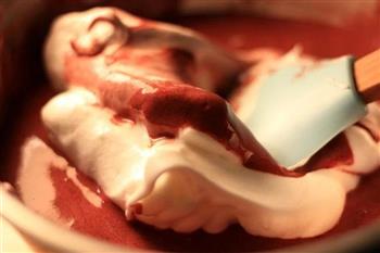 奶油草莓红丝绒蛋糕的做法图解3
