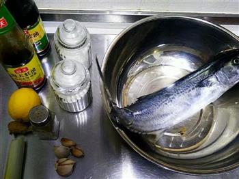 柠香煎鲅鱼的做法步骤1