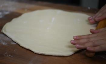 德普烘焙食谱-肉松手撕面包的做法步骤4