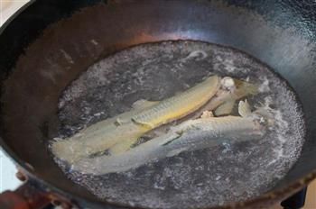 鲜美又营养的泥鳅炖蛋的做法图解2