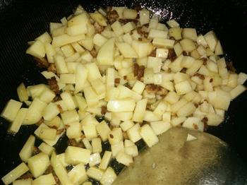 土豆猪肉沫豆腐香菇拉条子的做法步骤10