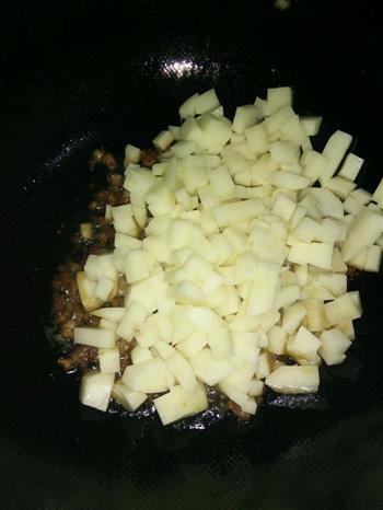 土豆猪肉沫豆腐香菇拉条子的做法步骤9