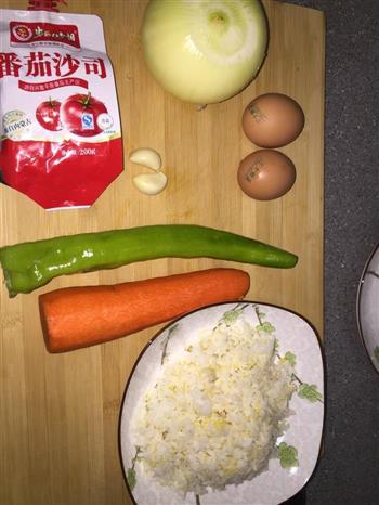 日式鸡蛋包饭的做法步骤1