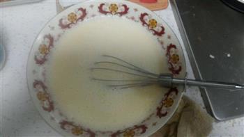 纯天然，无添加，鸡蛋牛奶布丁的做法步骤3