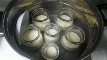 纯天然，无添加，鸡蛋牛奶布丁的做法步骤4