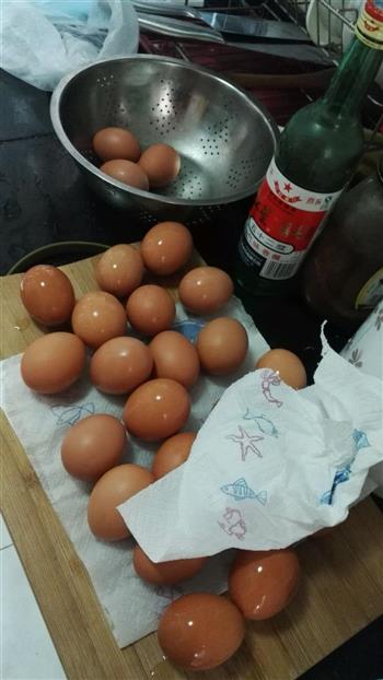 腌咸鸡蛋的做法步骤1