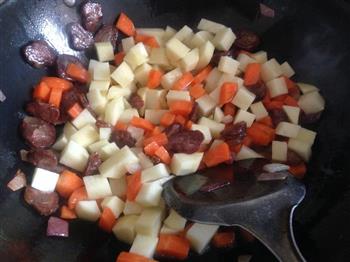 腊肠土豆焖饭的做法步骤10