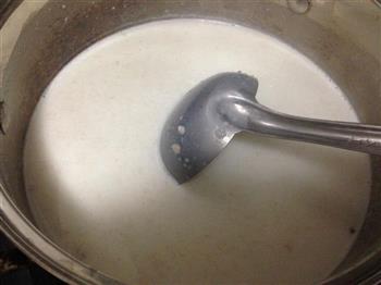 蔓越莓干松子牛奶燕麦粥的做法步骤4
