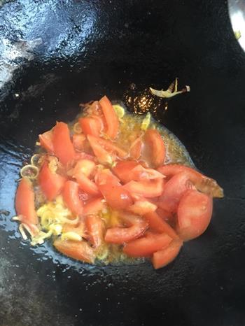 香菇鸡蛋菠菜面片汤的做法步骤2