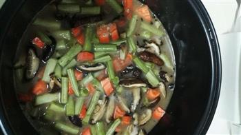 蔬菜排骨煲米饭的做法步骤5
