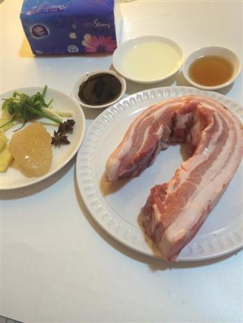 秘制上海本帮红烧肉的做法步骤1