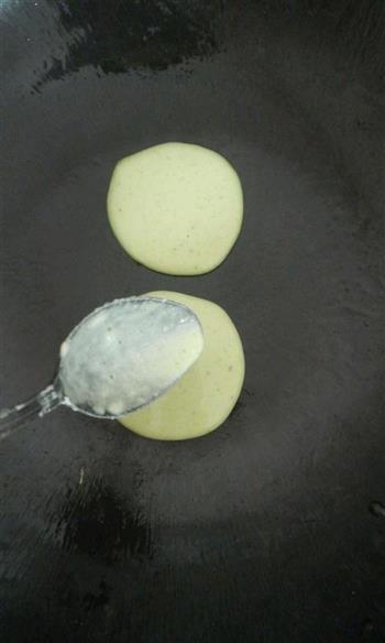 小清新早餐-青瓜西兰花鸡蛋软饼的做法步骤7