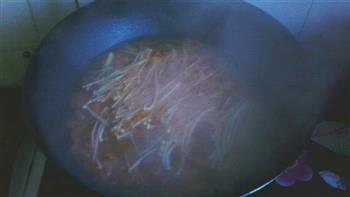 番茄豆腐菌类汤的做法步骤2