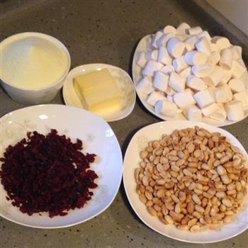 蔓越莓牛轧糖的做法步骤2