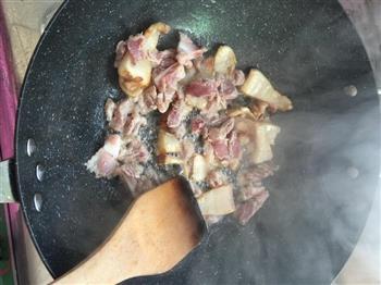 蒜苗炒肉的做法步骤4