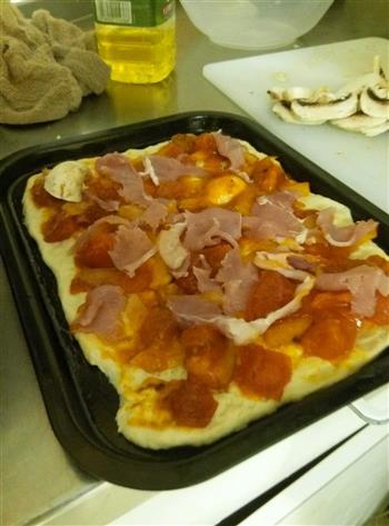 培根蘑菇配番茄洋葱浓汁披萨的做法图解12