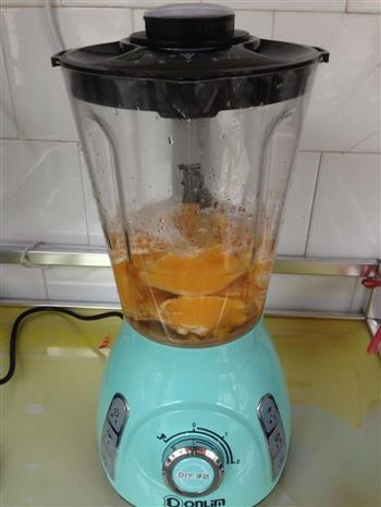 鲜榨橙汁的做法步骤3