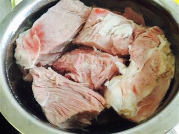 兰州清汤牛肉面的做法步骤1