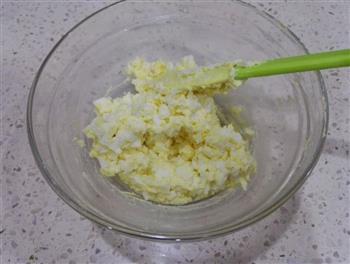 补充蛋白质的低卡鸡蛋沙拉三明治的做法步骤5