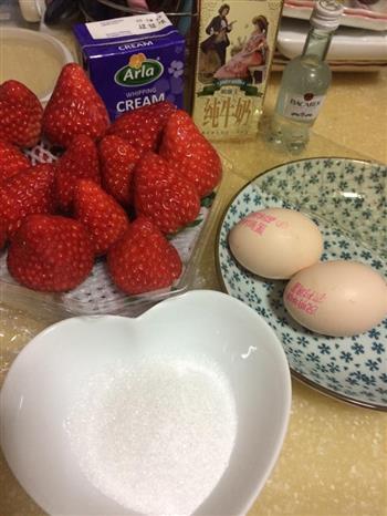 草莓牛奶布丁的做法图解1