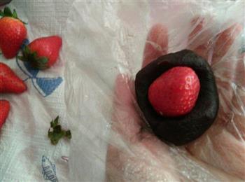 年味十足的甜点-草莓大福的做法步骤4