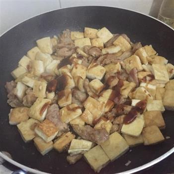 香煎豆腐炒肉的做法步骤11