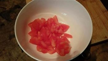 茄汁沙丁鱼的做法步骤2