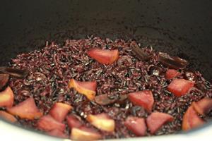 香甜黑米红枣饭-“黑珍珠”的养生情怀的做法图解4