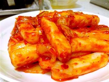 韩式辣白菜炒年糕条的做法步骤1