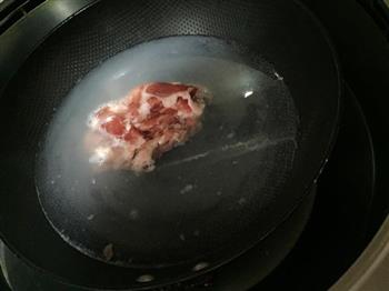 老黄瓜羊肉汤的做法步骤2