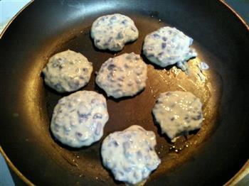 紫土豆饼的做法步骤3