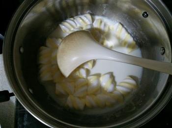 棉花糖水果布丁的做法步骤2